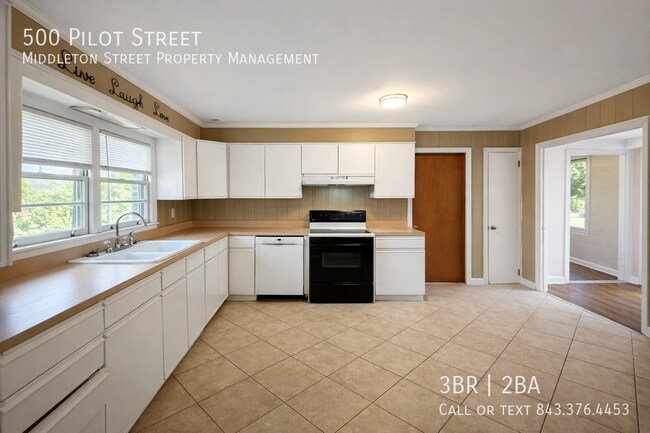 Foto del edificio - 500 Pilot St