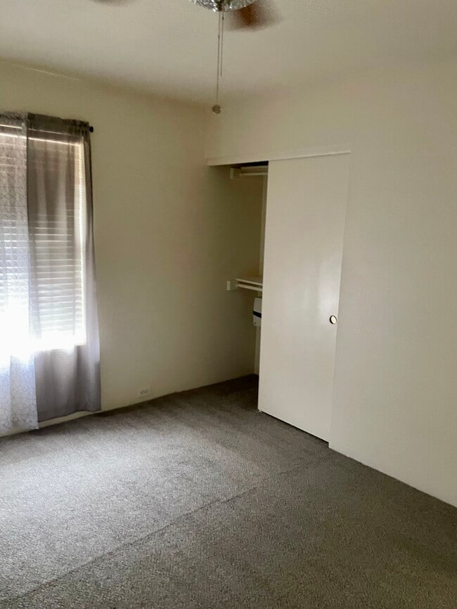 Building Photo - 10431 North 11th St