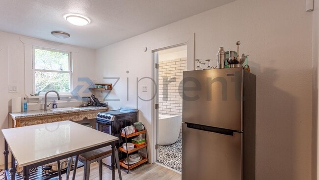 Building Photo - 6010 Cazadero Hwy