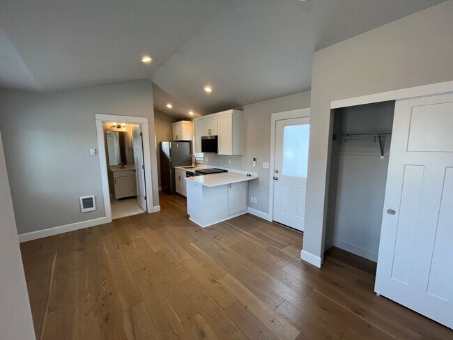 Building Photo - Stand Alone Home w/ Detached Garage and ADU