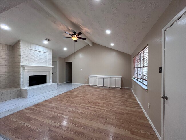 Foto del edificio - 20322 Beigewood Ln