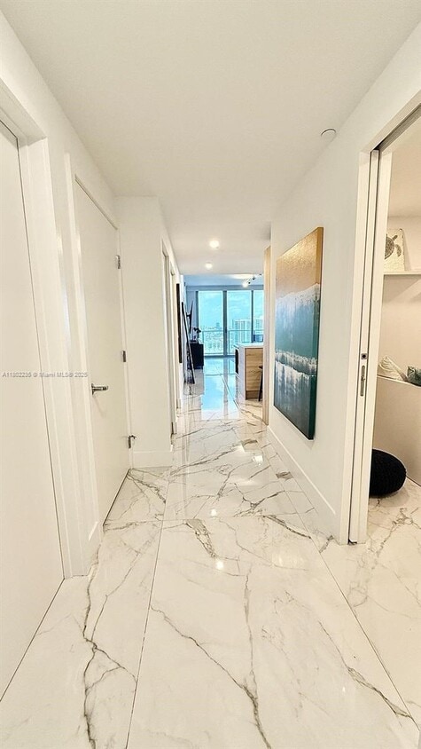 Primary Photo - 16385 Biscayne Blvd