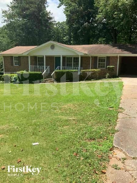 Primary Photo - 2700 Flintlock Ln SW