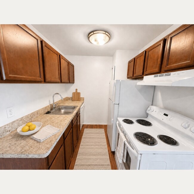 Building Photo - Village Oaks Apartments