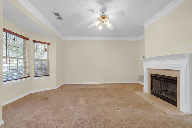 Building Photo - 5475 Hampton Ct