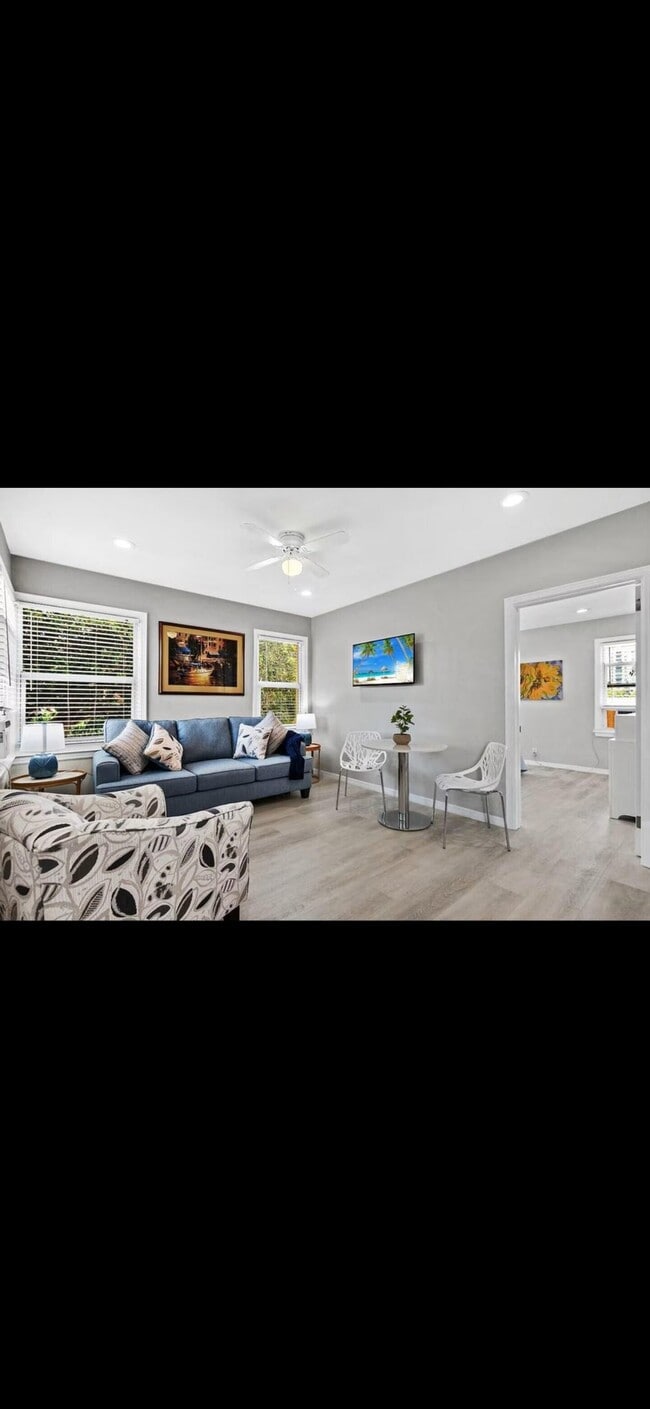 Photo - 802 N Federal Hwy Apartment