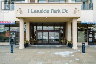 Building Photo - 1 Leaside Park Dr