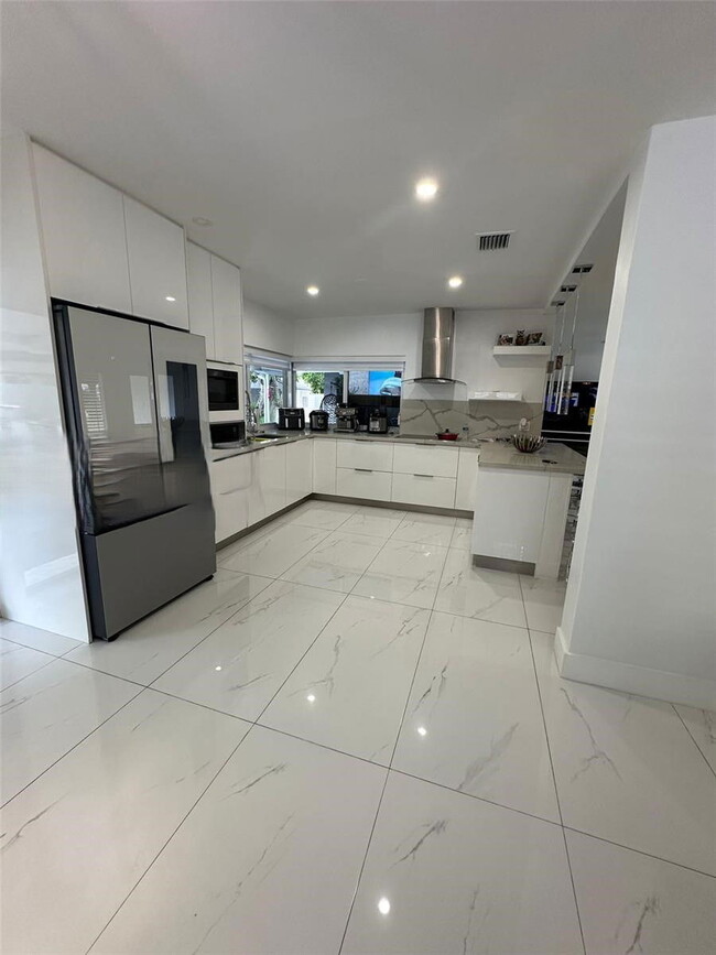 Photo - 6951 Miami Lakeway House