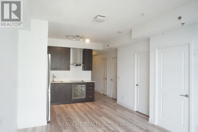 Building Photo - 195 Bonis Ave