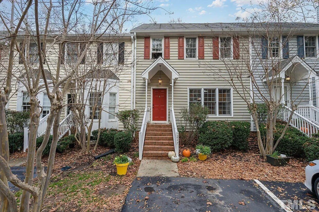 217 Riverwalk Cir, Cary, NC 27511 Townhome Rentals in Cary NC