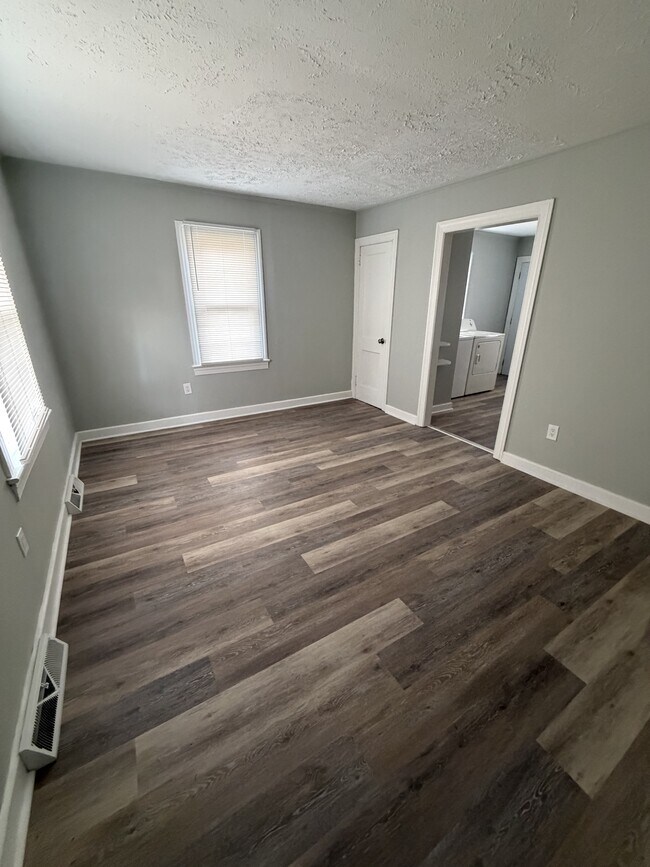 Foto del edificio - 711 Dennis St