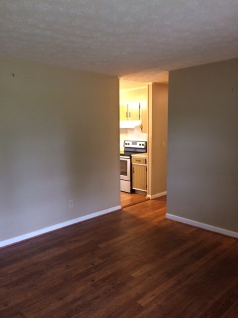 Building Photo - 69 Woodfern Ave