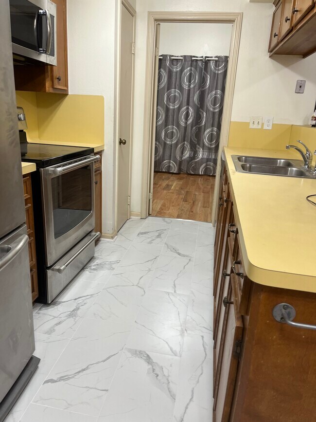 Foto del edificio - 6723 Belmont St