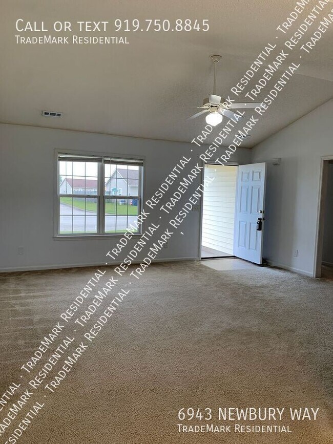 Foto del edificio - 6943 Newbury Way