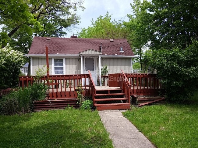 Building Photo - 1704 Belleview Ave