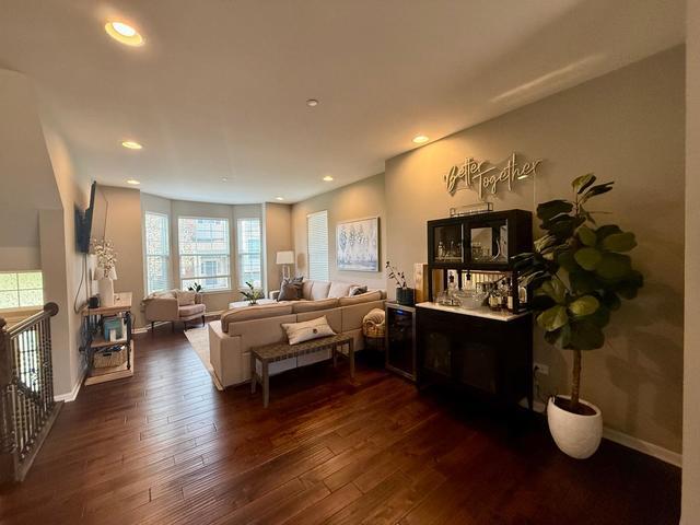 Foto del edificio - 2927 Henley Ln