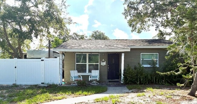 Building Photo - 3239 Boca Ciega Dr N