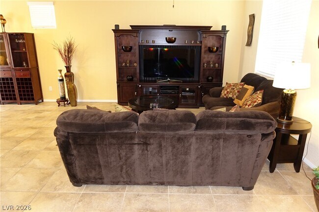 Foto del edificio - 8348 Gourley Ave