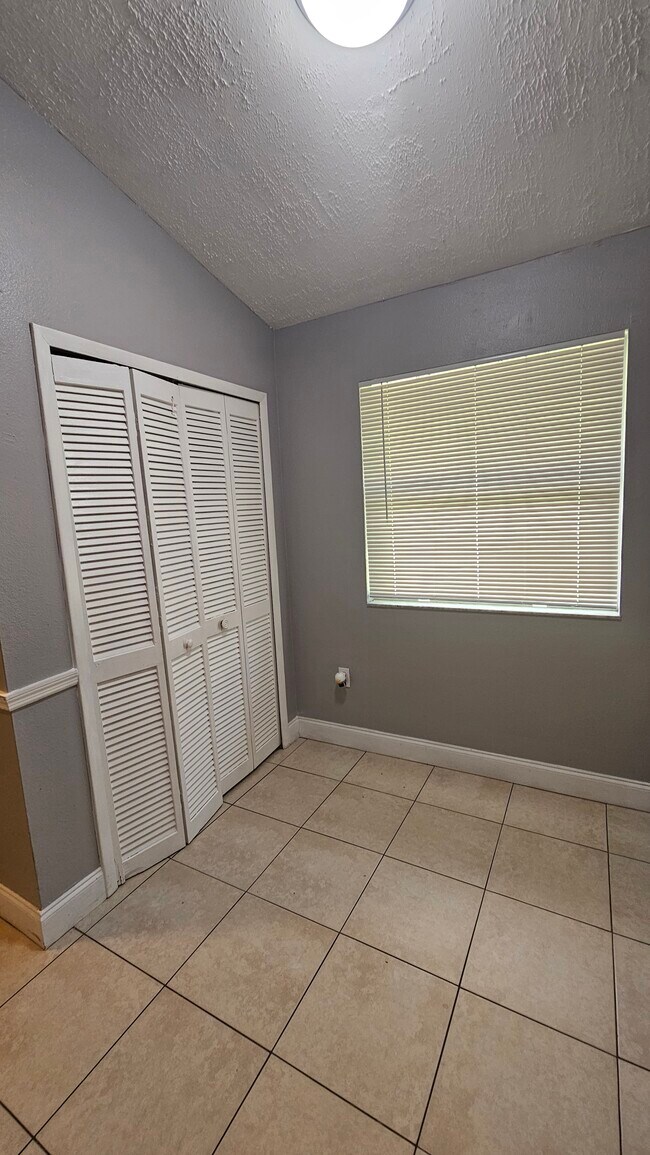 Building Photo - 12405 Shearwater Dr