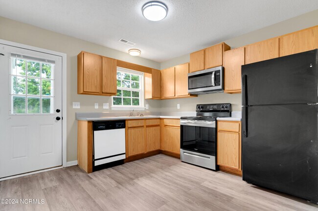 Building Photo - 1147 Pueblo Dr