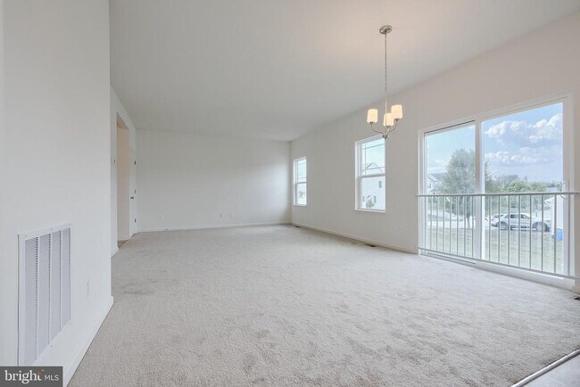 Building Photo - 55 Madison Dr