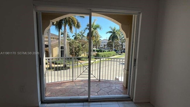 Foto del edificio - 8970 W Flagler St