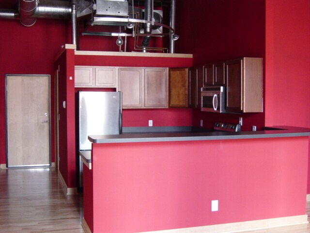 Primary Photo - 109 Allegan E St