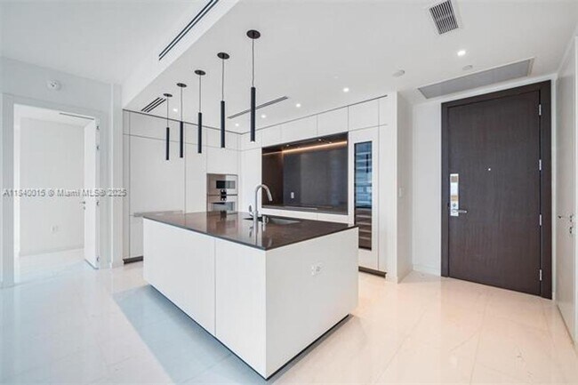 Foto del edificio - 300 Biscayne Blvd Way