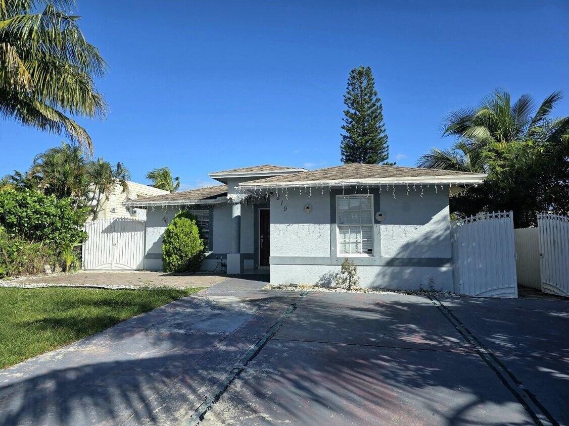 Foto principal - 819 Hansen St