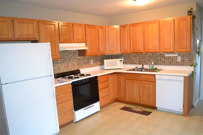 Building Photo - 1290 Flicker Dr