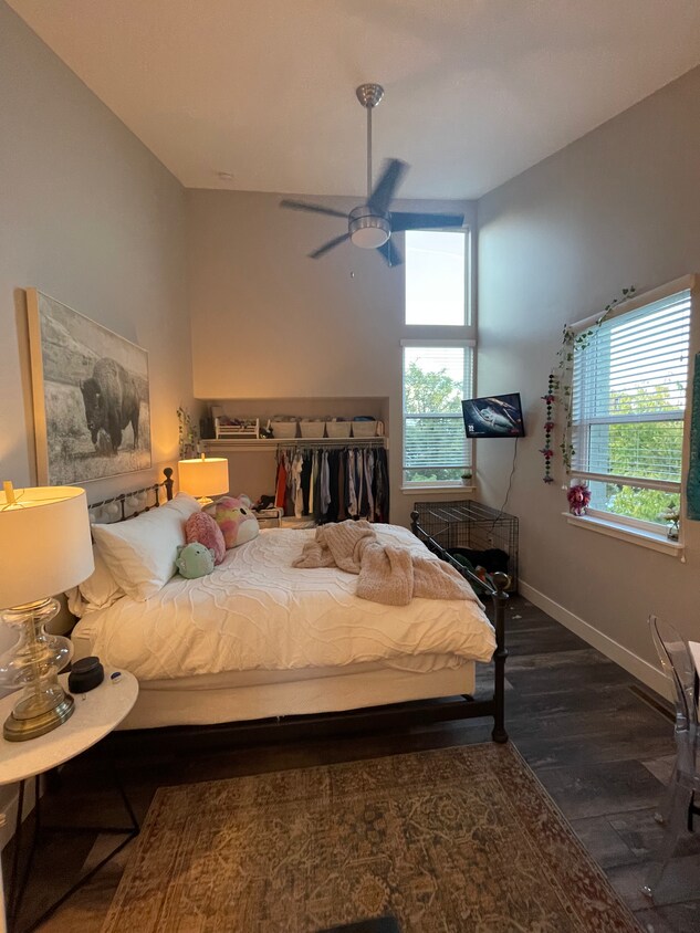Foto principal - 956 Marine St