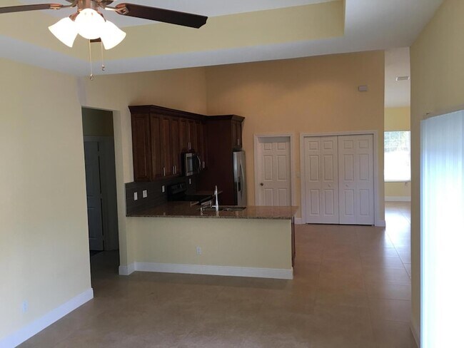 Foto del edificio - 5866 NW Mesa Cir