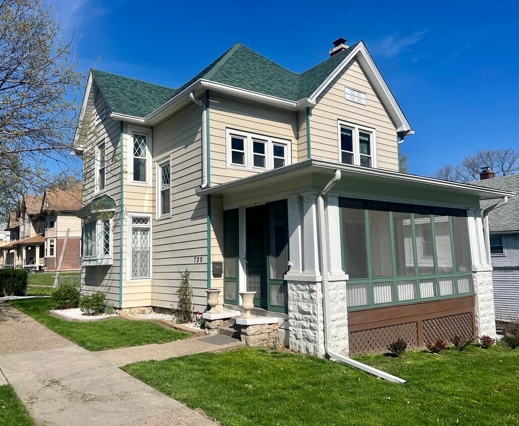720 Kirkwood Blvd, Davenport, IA 52803 House Rental in Davenport, IA