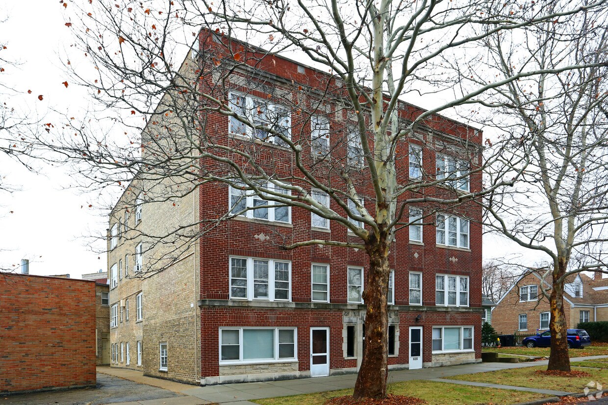 Primary Photo - 6218 N Nordica Ave