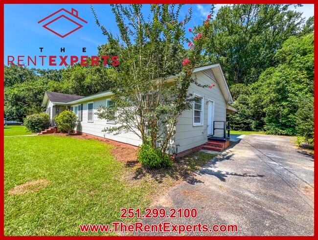 Building Photo - 2304 W Hillwood Dr
