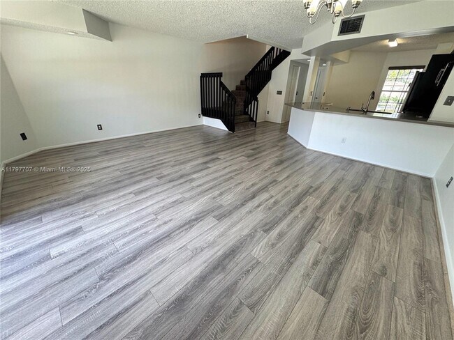 Foto del edificio - 8135 Southgate Blvd