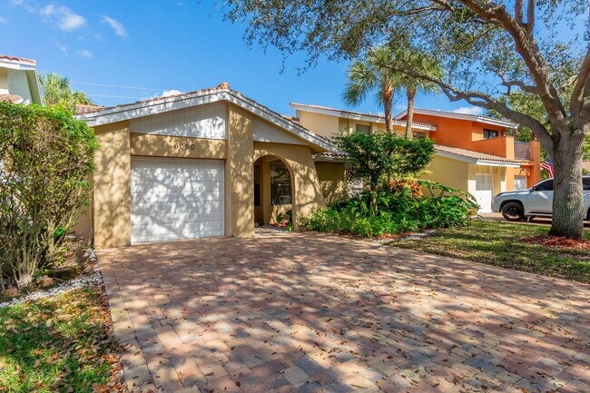 Foto del edificio - 6090 Aloma Ln