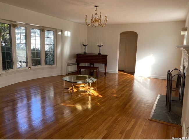 Building Photo - 48 Squirrel Hill Rd