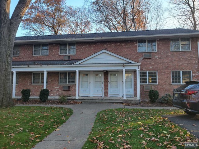 Primary Photo - 1108 Washington Dr