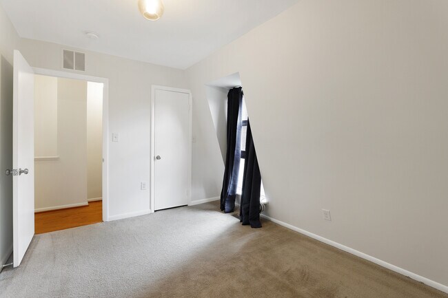 Foto del edificio - 1242 11th St NW