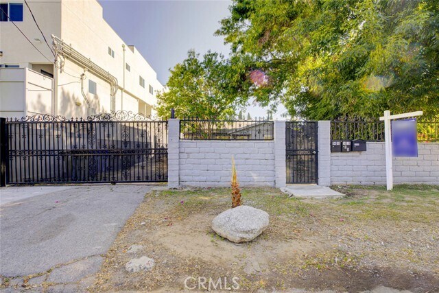Foto del edificio - 14918 1/2-14912 Wyandotte St