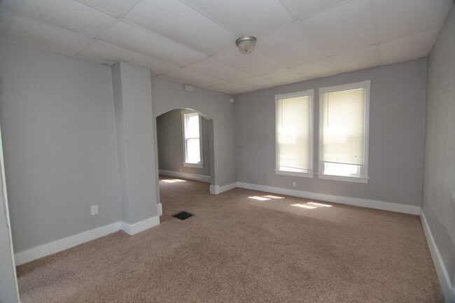 Foto del edificio - 2 bed 1 bath Moline house!