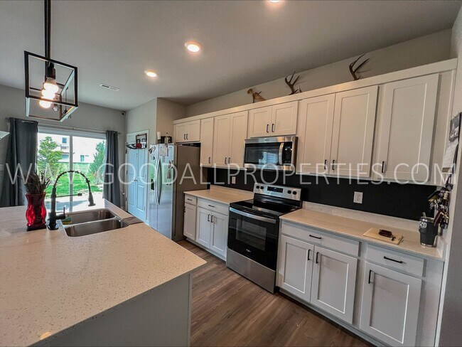 Foto del edificio - 3 Bedroom Townhome in Waukee! Rent Reduced!!!