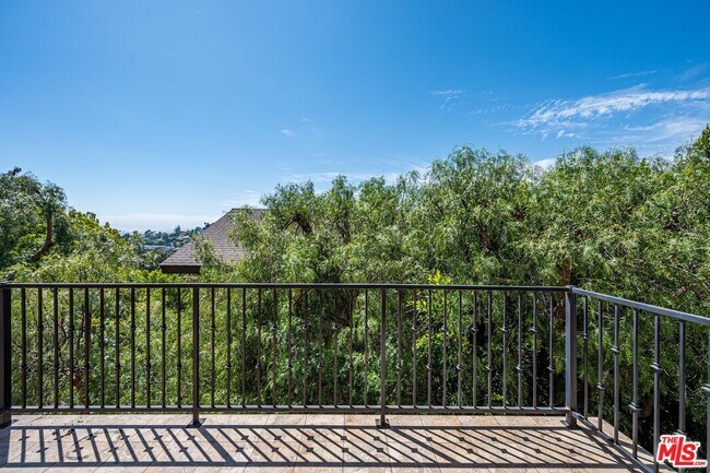 Foto del edificio - 1915 Apex Ave