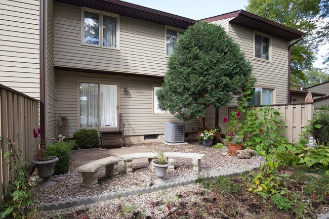 Building Photo - 3603 Cedarwood Ct