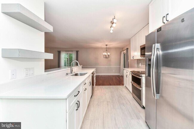 Foto del edificio - 12231 Westwood Hills Dr