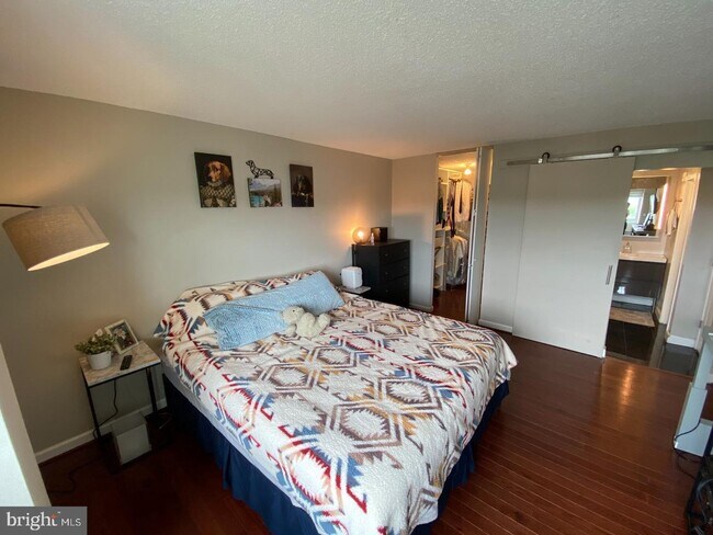 Foto del edificio - 1225 Martha Custis Dr