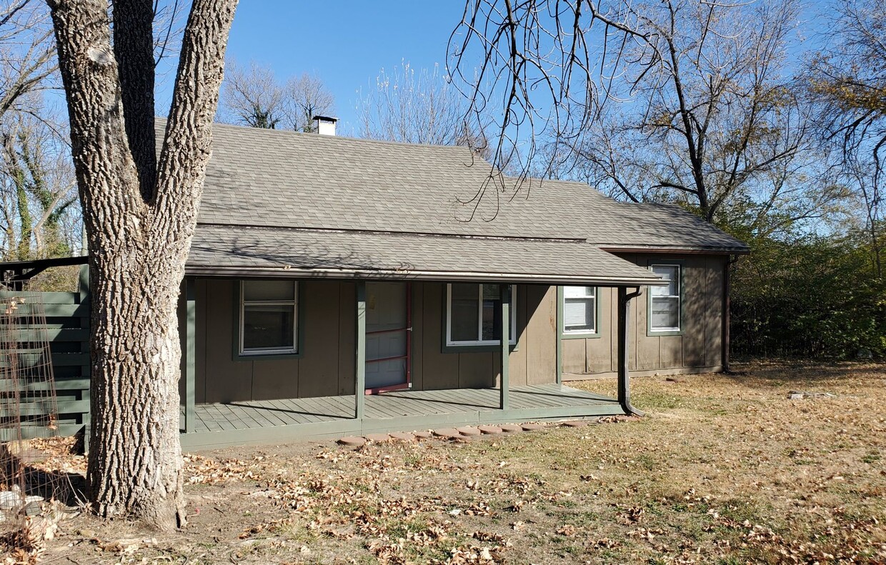 Primary Photo - Cabin just outside of town!