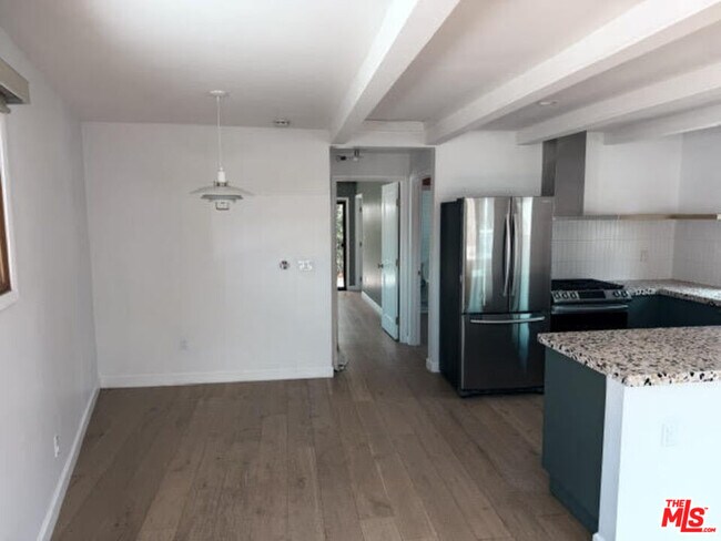Foto del edificio - 3111 Glenhurst Ave