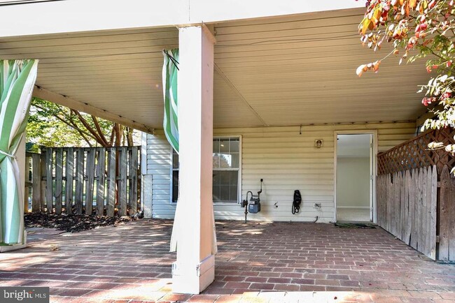 Building Photo - 20372 Burnley Square